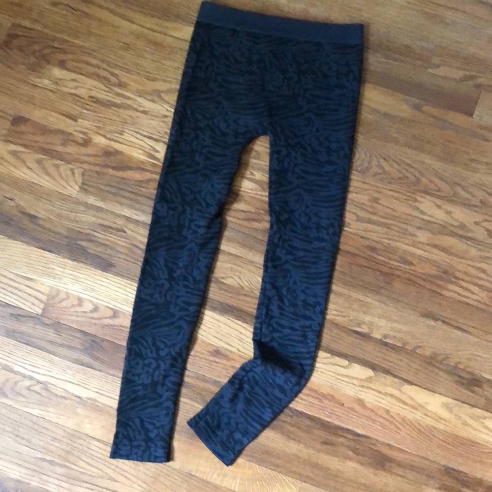 Black animal print leggings